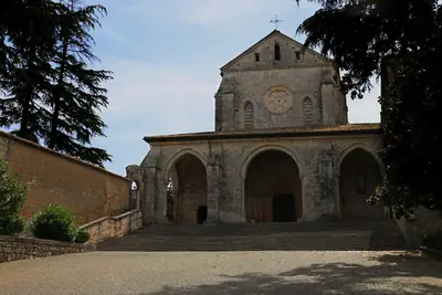 Facciata dell'Abbazia cistercense di Casamari a Veroli